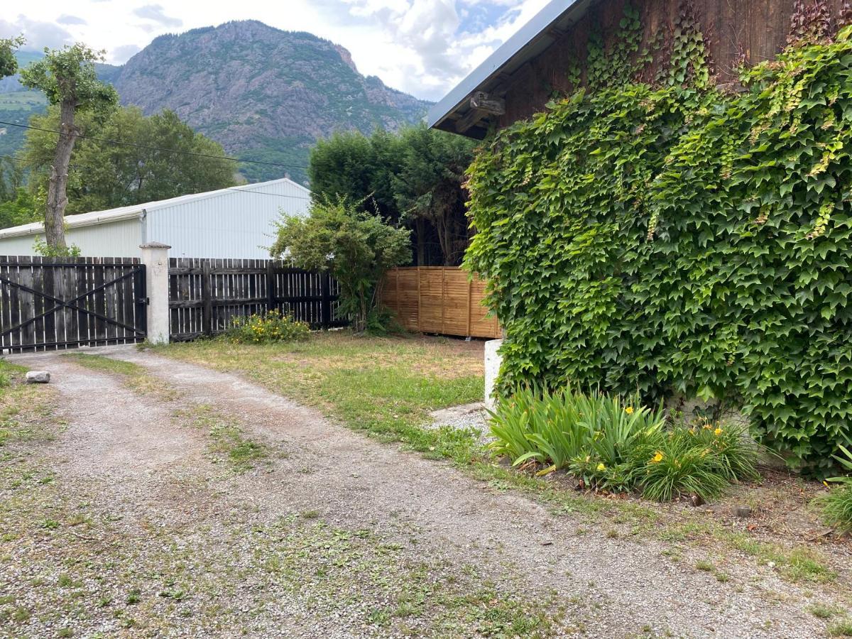 Villa Black Rok Saint-Jean-de-Maurienne Buitenkant foto